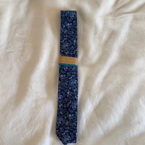 Brand new skinny penguin tie!